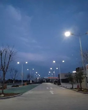 新泰西服务区